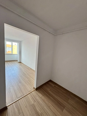 Garsoniera spatioas-Renovata integral-Potrivită pentru locuit sau investitie - imagine 4