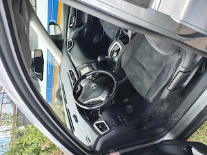 Vând NissanXtrail