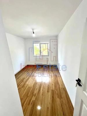 Apartament spatios cu 4 camere in Dacia - imagine 3