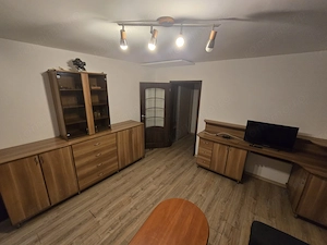 Exclusivitate. Aproape de Spitalul Judetean. Mobilat. Boxa la subsol. - imagine 9
