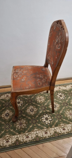 Scaun vintage Madrigal (FAMO Gherla 1980)   Lemn masiv sculptat