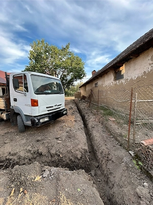 Execut lucrări de terasament și excavări sau transport moloz  - imagine 2
