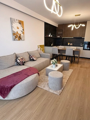 Apartament 2 camere, 45mp, lift, prima inchiriere, zona Eroilor - imagine 2