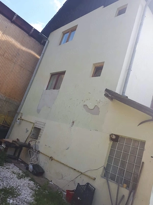    Casă spațioasă cu teren în centrul orașului Sinaia  - imagine 3