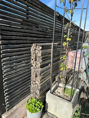Rigla, lemn rasionase 3500-4000 x 34 x 34 mm.. date jos de pe un gard.
