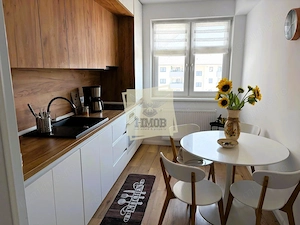 Apartament modern 2 camere  balcon|dressing si parcare Selimbar - imagine 5