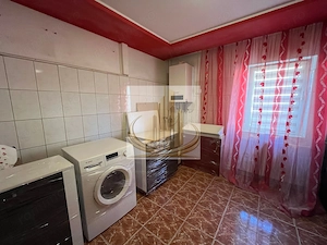 3 camere | 2 bai |  bucatarie inchisa | Etaj 2 | Centrala proprie - imagine 3
