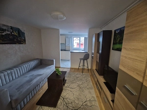 Vand garsoniera recent renovata - imagine 2