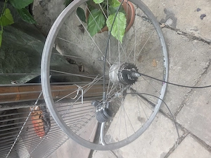 Roată de bicicletă  de spate cu 7 pinioane în butuc Nexus