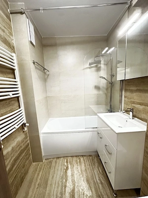 Cornisa-Apartament zona UMF- 2 camere - - imagine 6