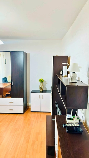 Apartament 1 camera, 27 mp, etaj 1, centrală proprie   zona Dacia - imagine 3