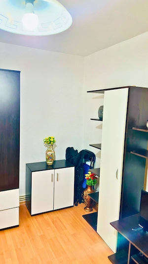 Apartament 1 camera, 27 mp, etaj 1, centrală proprie   zona Dacia - imagine 2