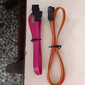 2 cabluri Conectori SATA lungime 40Cm pt.ssd,hdd,unitati optice noi.