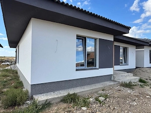 Casa de vanzare in Cihei cu 4 camere - imagine 2