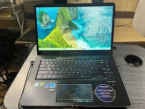 Asus Zenbook UX580G  touchscreen   tastatura iluminata  i7-8750H  8GB RAM  SSD512  GTX1050TI 4GB