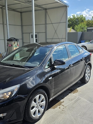 Opel Astra J 1.6 benzină - imagine 10
