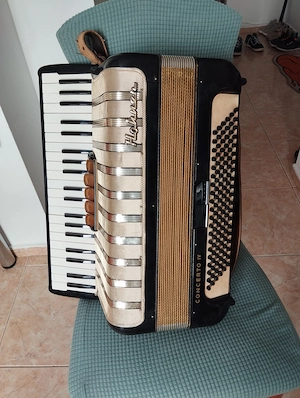 Hohner concerto 4 120 de bași 