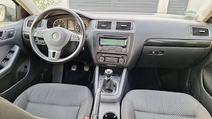 Volkswagen Jetta 1.2 benzina 2012 - imagine 3