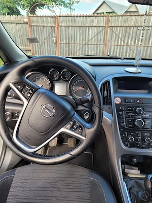 Opel astra j