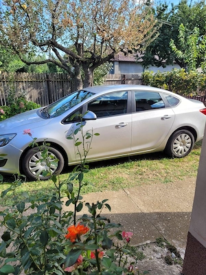 Opel astra j - imagine 8