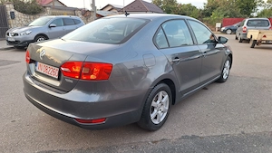 Volkswagen Jetta 1.2 benzina 2012 - imagine 6