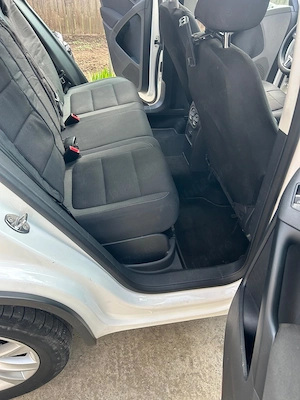 Vând Wolkswagen Tiguan 2011 2.0 TDI   - imagine 9