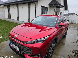 MG HS 1.5 masina superba