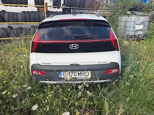 Hyundai Bayon 2024 avariat frontal   motor funcțional   PORNEȘTE ȘI SE DEPLASEAZĂ - imagine 2