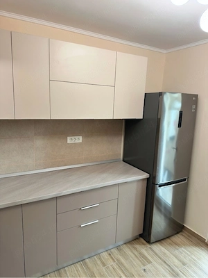 Închiriez 2 camere renovat, bd. Mamaia   Capitol - imagine 3