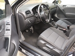 Volkswagen Golf 6 2012 model Style negru metalizat  - imagine 6