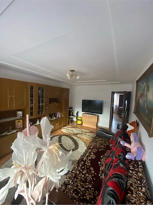 Dau in chirie apartament - imagine 3