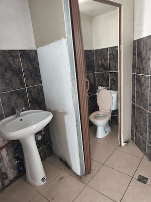 De închiriat: Două spații comerciale   de birouri în Lugoj   Toate utilitățile incluse - imagine 5
