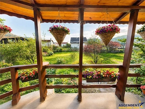 Tur 3D! Doua case traditionale, pe domeniu versatil, la doar 1Km de Castelul Bran