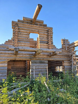 Casă din bușteni în stadiu structural - zona Strâmtura, Vama - imagine 4