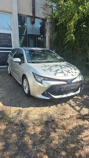 toyota corolla hybrid - imagine 9