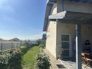 Casă / Vilă cu 7 camere de vânzare Izvoare - imagine 3