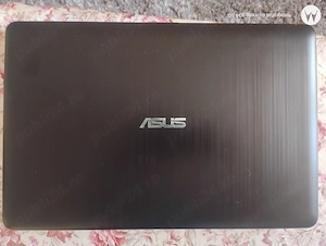  Laptop Asus