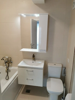 Ofer spre închiriere apartament cu 2 camere decomandat  - imagine 3