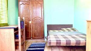 Închiriez o cameră la casa