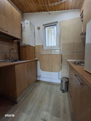 Ofer apartament cu 3 camere DE INCHIRIAT  situate pe două niveluri, mobilat și complet utilat - imagine 6