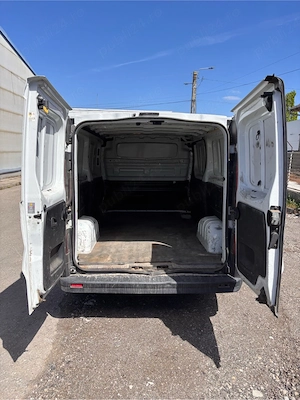 Opel Vivaro 2015 1.6 Diesel (115 CP) Alb, Aer Condiționat - imagine 4