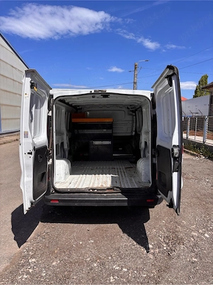 Opel Vivaro 2015 1.6 Diesel (115 CP) Aer Condiționat - imagine 5