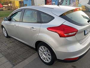 Vând Ford Focus 3  2016 ,benzina ; 153000 km ;distributia facuta la 120000 km ; inca un rand de roti - imagine 2