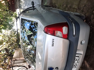 Vând Dacia Logan bine intretinuta cu piese noi UNIC PROPRIETAR - imagine 2