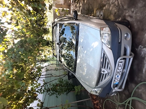 Vând Dacia Logan bine intretinuta cu piese noi UNIC PROPRIETAR