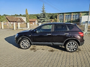 Vând Nissan Qashqai 2.0 4x4 2009 - imagine 7