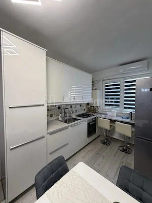 Inchiriere apartament 2 camere-9 Mai - imagine 3