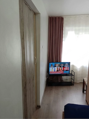 Inchiriez garsoniera modificata la 2 camere str Sovata la parter
