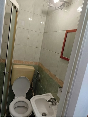 Inchiriez garsoniera modificata la 2 camere str Sovata la parter - imagine 5