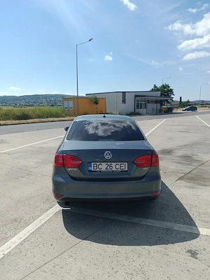 Volkswagen Jetta 1.6 Diesel 2014, cumpărată din reprezentantă Romania - imagine 3
